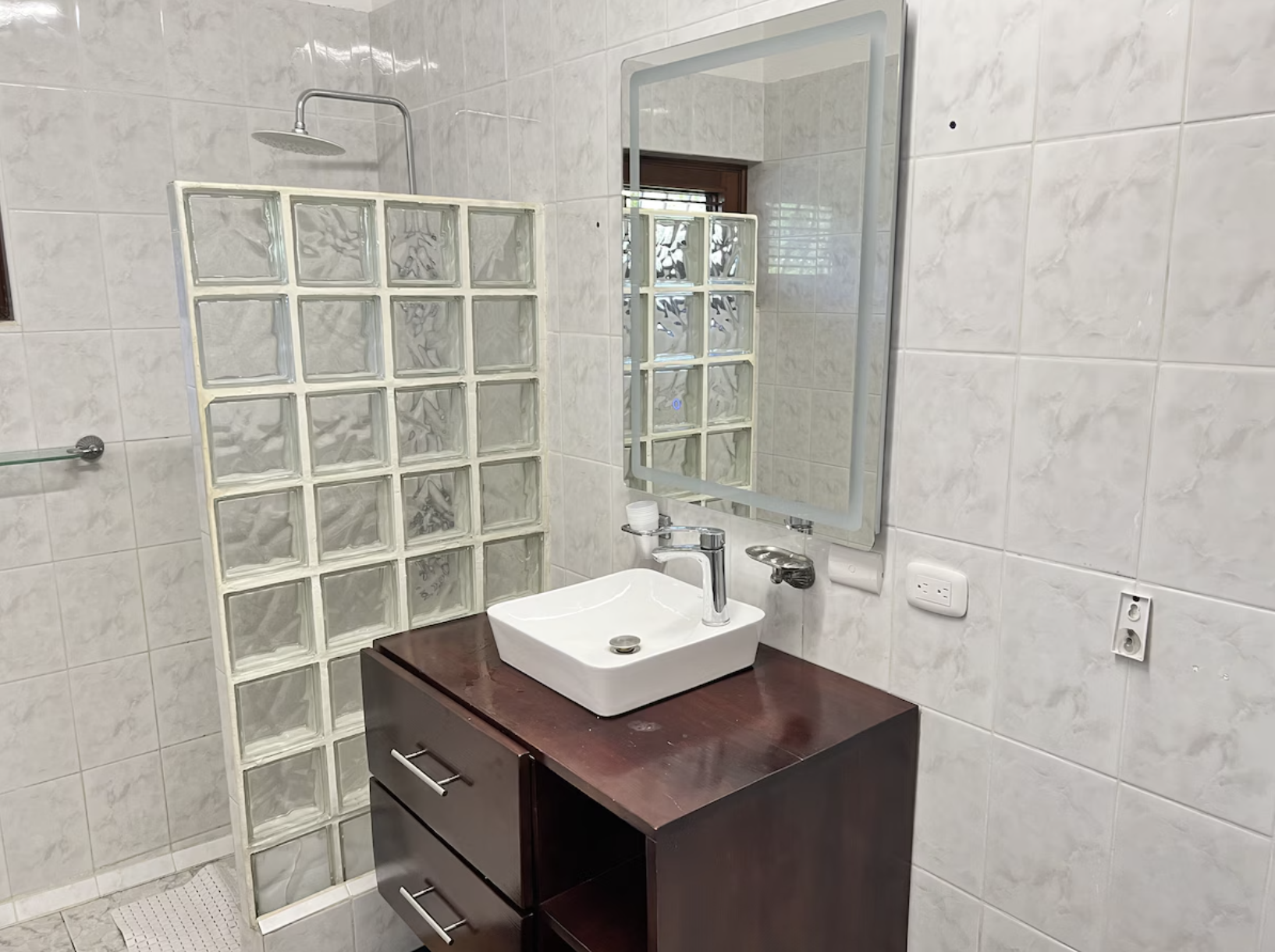 En-Suite Marble Bathroom